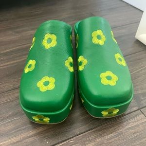 Lisa Says Gah Dakota Clog - Green Daisy
